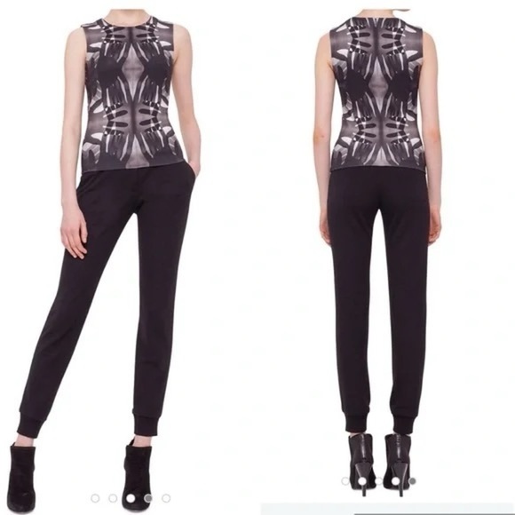 Akris Punto Sleeveless Top Overlapping Handprints Size 12 Fitted Silhouette - Picture 1 of 10